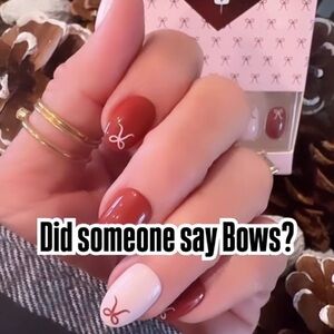 Red Aspen Besties Nail Dashes Set | Besties Wear Bows